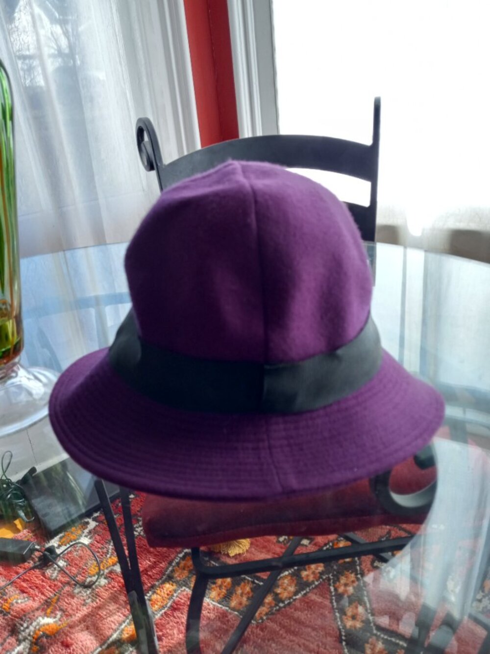 VINTAGE 1970S MADCAPS NEW YORK PARIS PLUM/PURPLE HAT